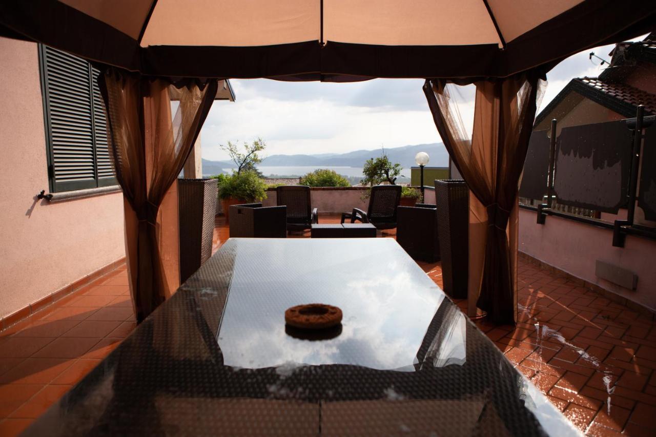 Villa Buzzi Besozzo Bagian luar foto