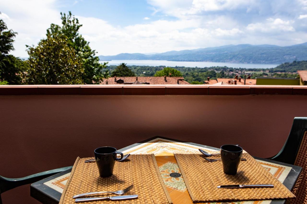Villa Buzzi Besozzo Bagian luar foto