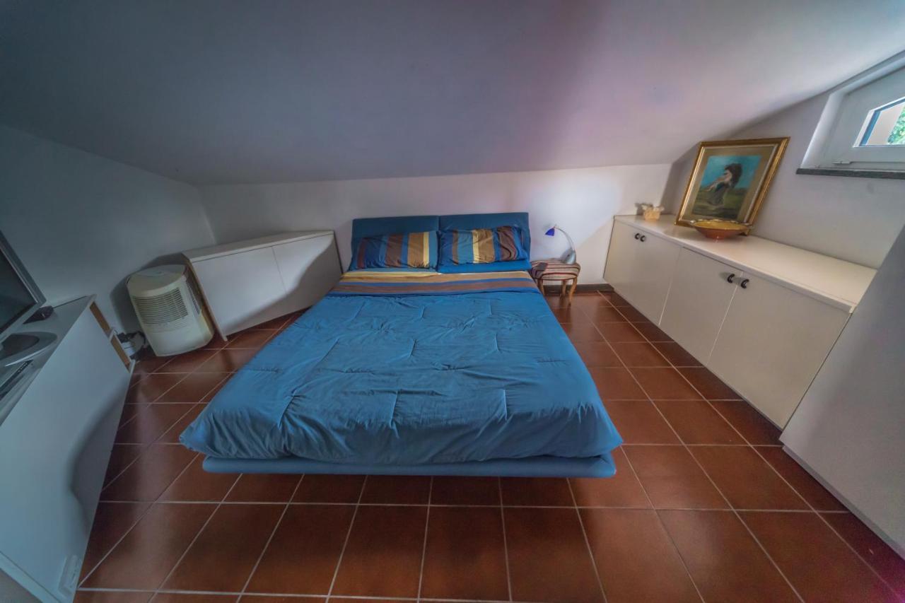 Villa Buzzi Besozzo Bagian luar foto
