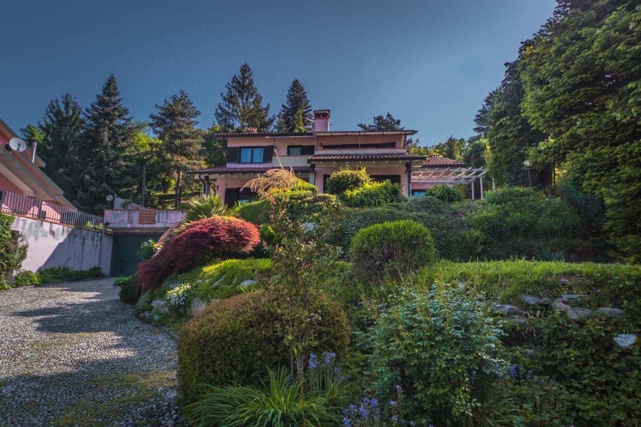 Villa Buzzi Besozzo Bagian luar foto
