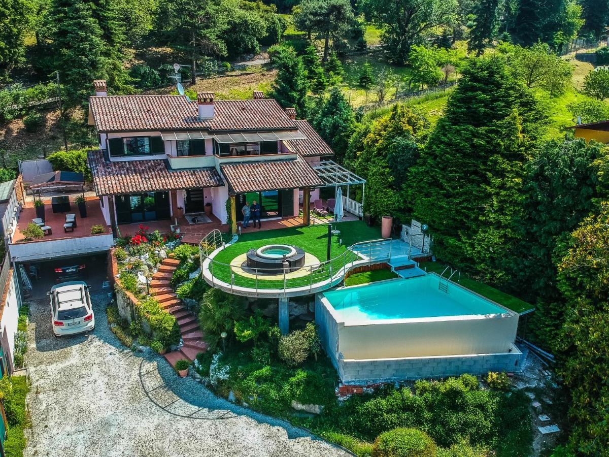 Villa Buzzi Besozzo Bagian luar foto